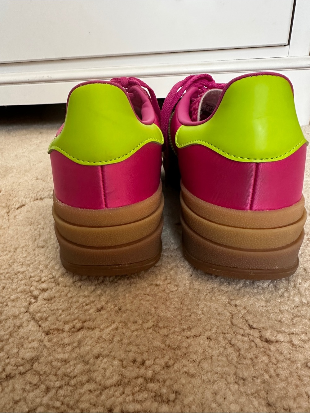 Adidas Gazelle Women’s Platform Sneaker in Pink with Neon Yellow Stripes 5 1/2 - Picture 4 of 10